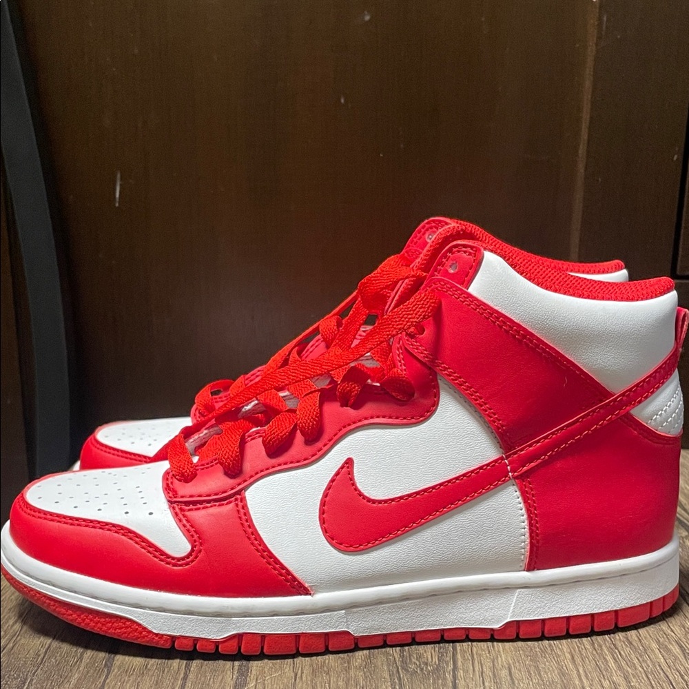 Nike  boy  Shoes Red and White 7y